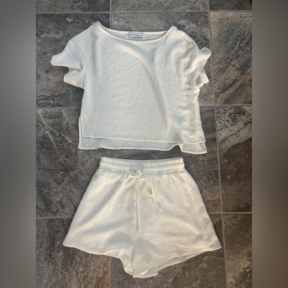 Petal & Pup White Boxy Relaxed Tee - Picture 4 of 5
